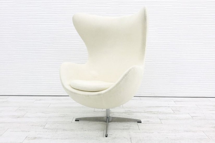 アルネヤコブセン エッグチェア Egg chair リプロダクト品 Arne Jacobsen デザインチェア 中古オフィス家具 ホワイト画像