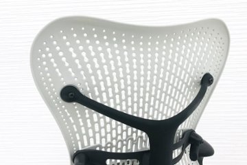 ハーマンミラー ミラチェア 中古チェア Herman Miller Mirra Chair メッシュ 事務椅子 中古オフィス家具 ブラック ホワイト画像