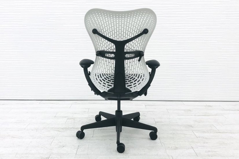 ハーマンミラー ミラチェア 中古チェア Herman Miller Mirra Chair メッシュ 事務椅子 中古オフィス家具 ブラック ホワイト画像