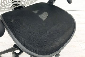 ハーマンミラー ミラチェア 中古チェア Herman Miller Mirra Chair メッシュ 事務椅子 中古オフィス家具 ブラック ホワイト画像