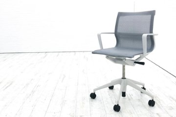 ヴィトラ フィジックスチェア 中古 Vitra Physix 肘付 中古オフィス家具 肘付 メッシュ アルベルト・メダ ソフトグレーの画像