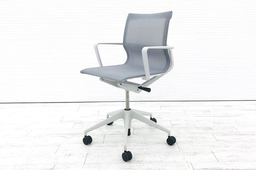 ヴィトラ フィジックスチェア 中古 Vitra Physix 肘付 中古オフィス家具 肘付 メッシュ アルベルト・メダ ソフトグレー画像