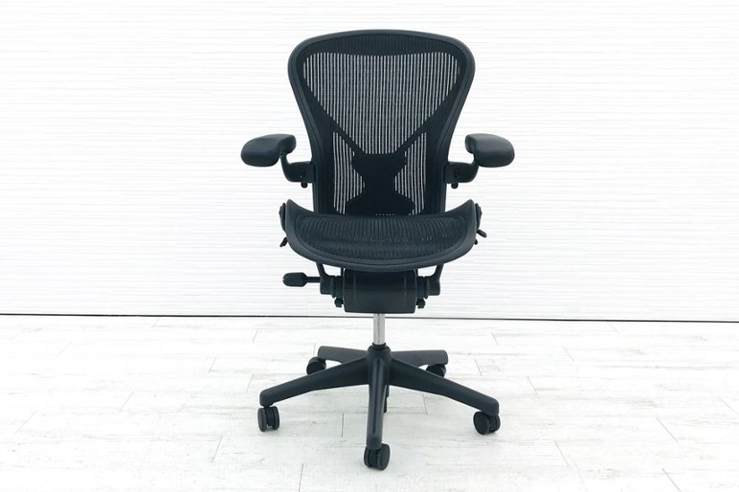 ハーマンミラー アーロンチェア 2016年製 Bサイズ フル装備 ポスチャーフィット メッシュ Herman Miller 中古オフィス家具 肘レバータイプ画像