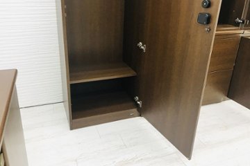 オカムラ 役員家具セット 【5点セット】 両袖机 社長室用 中古デスク 高級家具 エグゼクティブデスク 中古オフィス家具 デスク幅1600画像