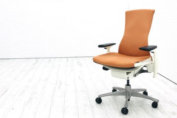 ハーマンミラー エンボディチェア 中古 Herman Miller オフィスチェア 高機能チェア 中古オフィス家具 オレンジの画像