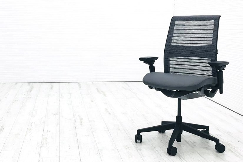 スチールケース シンクチェア 2016年製 中古 クッション メッシュ Steelcase Think 可動肘 中古オフィス家具 465A300 ニッケル画像