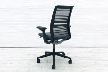 スチールケース シンクチェア 2016年製 中古 クッション メッシュ Steelcase Think 可動肘 中古オフィス家具 465A300 ニッケル画像