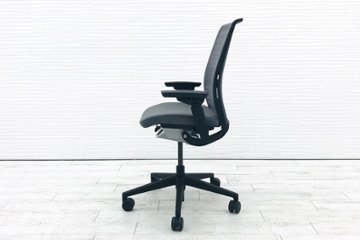 スチールケース シンクチェア 2016年製 中古 クッション メッシュ Steelcase Think 可動肘 中古オフィス家具 465A300 ニッケル画像