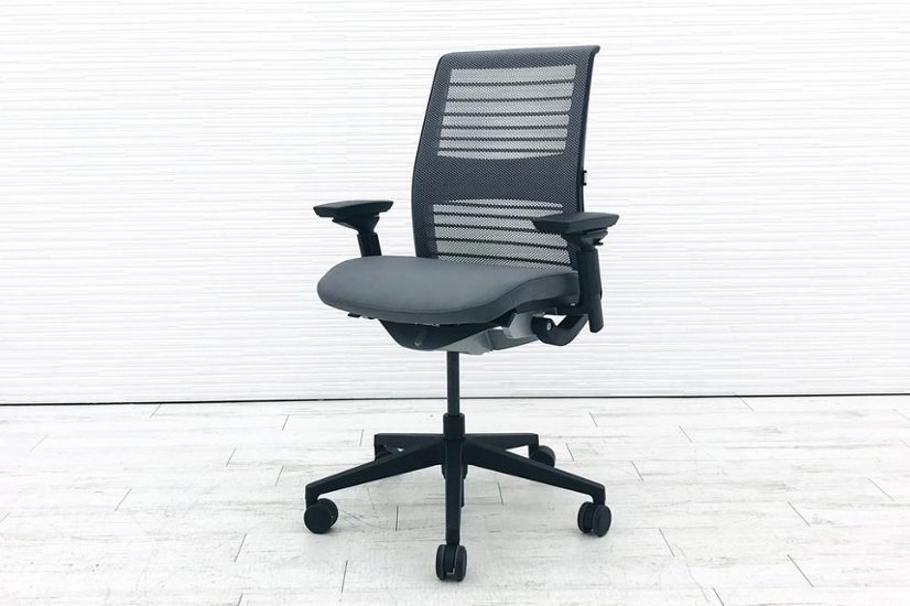 スチールケース シンクチェア 2016年製 中古 クッション メッシュ Steelcase Think 可動肘 中古オフィス家具 465A300 ニッケル画像