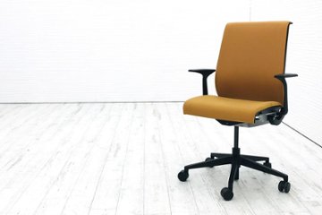 スチールケース シンクチェア クッション 中古 Steelcase オフィスチェア 固定肘 事務椅子 中古オフィス家具 タンジェリンの画像