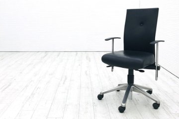 フリッツハンセン スピンチェア FritzHansen SPIN ミーティングチェア デスクチェア 革 レザー 肘付 中古オフィス家具の画像