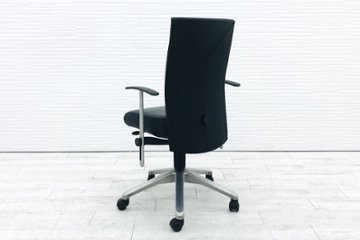 フリッツハンセン スピンチェア FritzHansen SPIN ミーティングチェア デスクチェア 革 レザー 肘付 中古オフィス家具画像