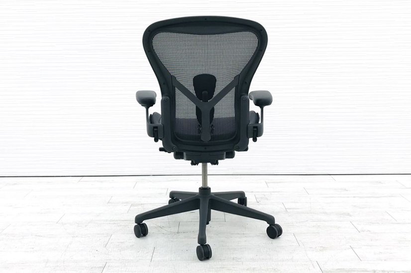 ハーマンミラー アーロンチェア 中古 【展示品】 2018年製 アーロン リマスタード Bサイズ フル装備 Herman Miller 中古オフィス家具画像