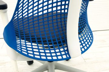 ハーマンミラー セイルチェア 2015年製 中古チェア SAYL Chairs デザインチェア 中古オフィス家具 前傾チルト 可動肘 ブルー画像