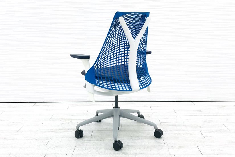 ハーマンミラー セイルチェア 2015年製 中古チェア SAYL Chairs デザインチェア 中古オフィス家具 前傾チルト 可動肘 ブルー画像