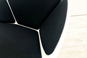 フリッツハンセン スペースチェア SPACE ラウンジチェア FritzHansen イエス+ラウブ ホワイト 中古オフィス家具画像