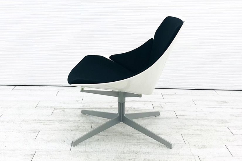 フリッツハンセン スペースチェア SPACE ラウンジチェア FritzHansen イエス+ラウブ ホワイト 中古オフィス家具画像