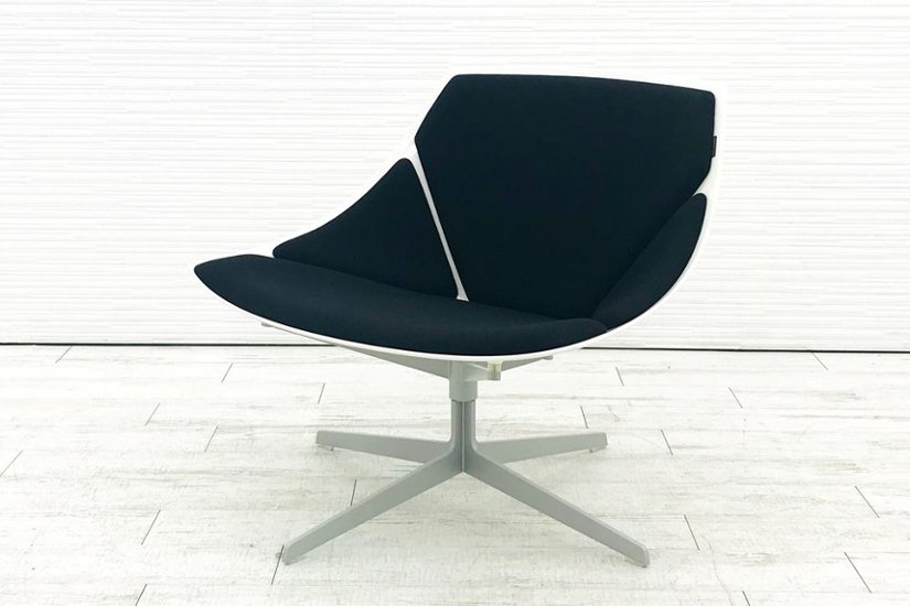 フリッツハンセン スペースチェア SPACE ラウンジチェア FritzHansen イエス+ラウブ ホワイト 中古オフィス家具画像