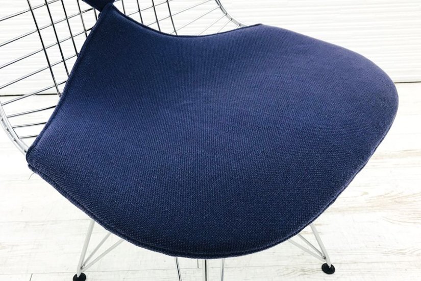 ハーマンミラー ワイヤーチェア ビキニパッド  イームズチェア 中古オフィス家具Herman Miller クロームベース パープル画像