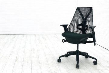 ハーマンミラー セイルチェア 中古 ダークグリーン SAYL Chairs デザインチェア 中古オフィス家具 可動肘 ランバーサポート付の画像