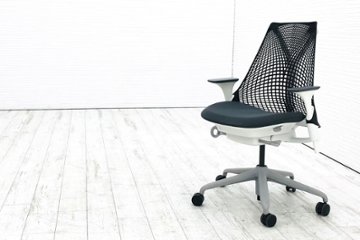 ハーマンミラー セイルチェア 中古 前傾チルト 可動肘 SAYL Chairs デザインチェア 中古オフィス家具 ブラックグレーの画像