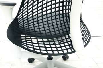 ハーマンミラー セイルチェア 中古 前傾チルト 可動肘 SAYL Chairs デザインチェア 中古オフィス家具 ブラックグレー画像