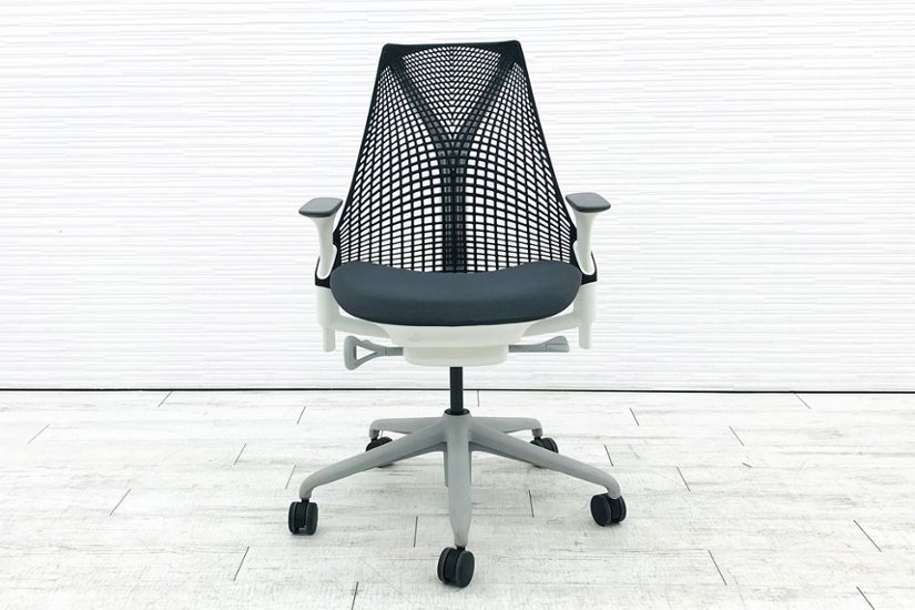 ハーマンミラー セイルチェア 中古 前傾チルト 可動肘 SAYL Chairs デザインチェア 中古オフィス家具 ブラックグレー画像