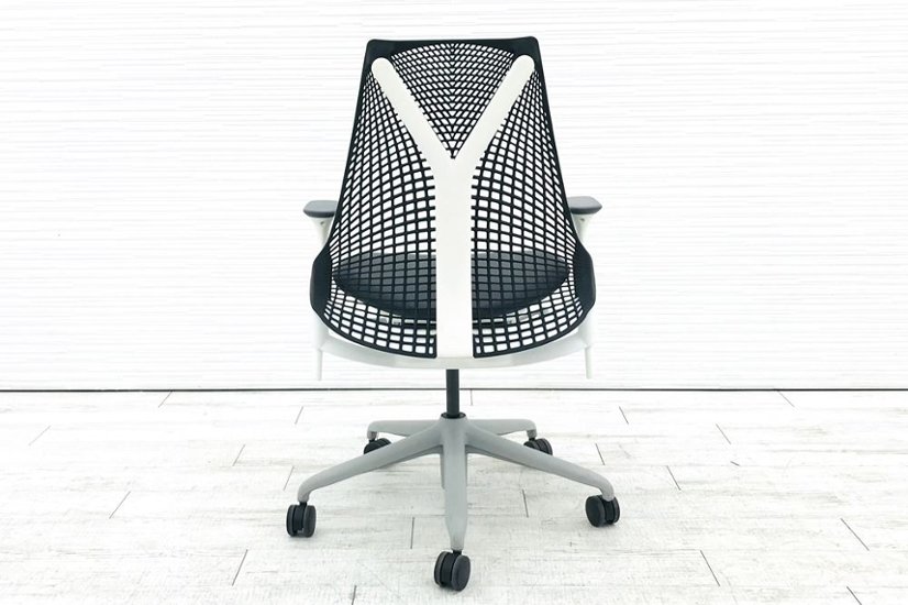 ハーマンミラー セイルチェア 中古 前傾チルト 可動肘 SAYL Chairs デザインチェア 中古オフィス家具 ブラックグレー画像