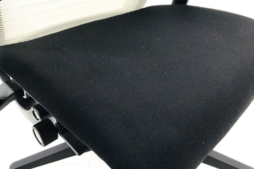 シンクチェア 中古 スチールケース Steelcase シンク オフィスチェア 可動肘 ホワイト 中古オフィス家具 事務椅子画像