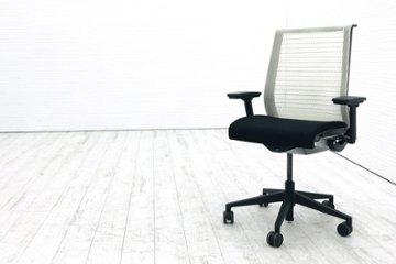 シンクチェア 中古 スチールケース Steelcase シンク オフィスチェア 可動肘 中古オフィス家具 事務椅子 ホワイトの画像