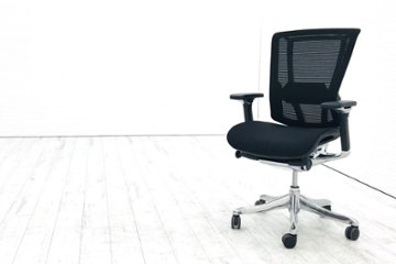 ネフィルチェア オリバー 中古オフィスチェア Nefil メッシュ Comfort Seating 高機能チェア 中古オフィス家具 ブラック 可動肘の画像