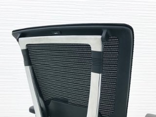 ネフィルチェア オリバー 中古オフィスチェア Nefil メッシュ Comfort Seating 高機能チェア 中古オフィス家具 ブラック 可動肘画像