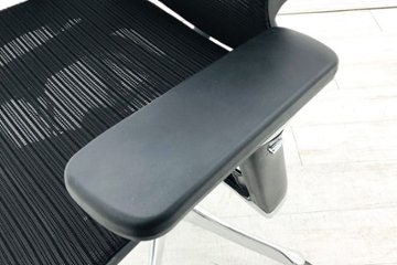 ネフィルチェア オリバー 中古オフィスチェア Nefil メッシュ Comfort Seating 高機能チェア 中古オフィス家具 ブラック 可動肘画像