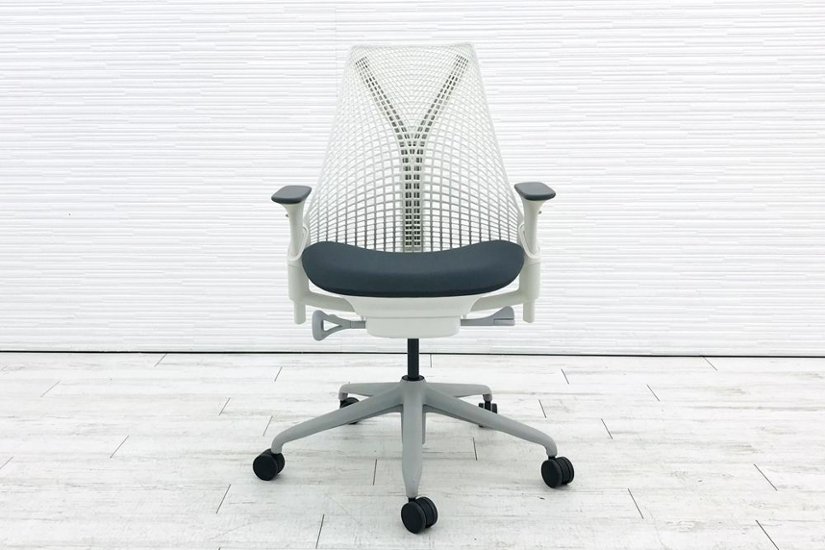 セイルチェア ハーマンミラー SAYL Chairs 中古 前傾チルト 可動肘 デザインチェア 中古オフィス家具 座グレー 背ホワイト画像