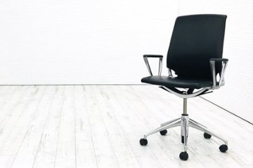 メダチェア ヴィトラ 中古チェア Vitra メダ MEDA 革 肘付 ブラック 中古オフィス家具 デザイナーズチェアの画像