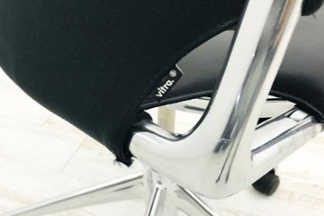 メダチェア ヴィトラ 中古チェア Vitra メダ MEDA 革 肘付 ブラック 中古オフィス家具 デザイナーズチェア画像