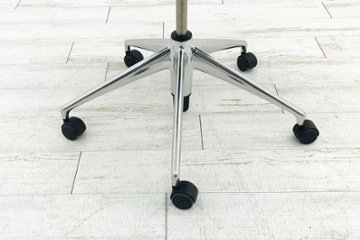 メダチェア ヴィトラ 中古チェア Vitra メダ MEDA 革 肘付 ブラック 中古オフィス家具 デザイナーズチェア画像