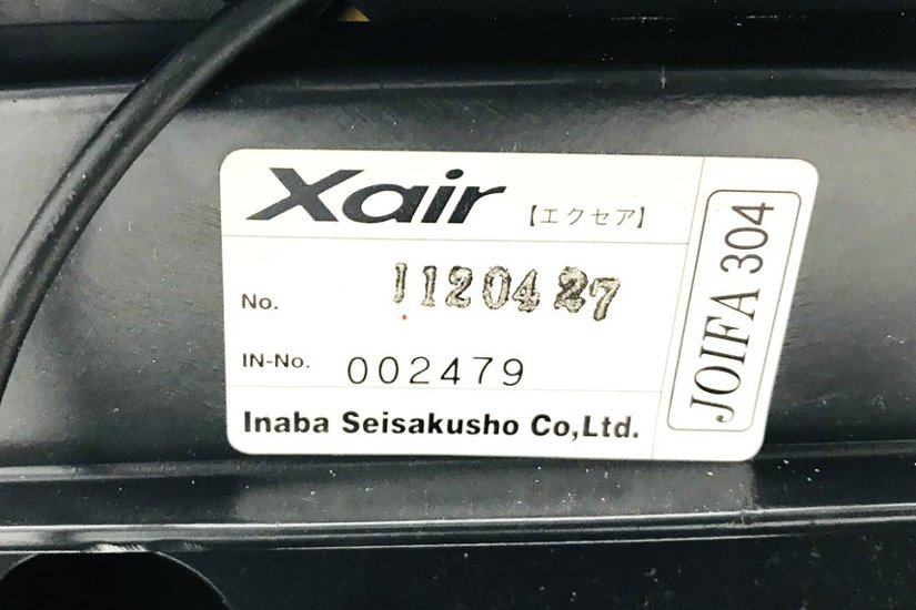 イナバ エクセアチェア ブラック 高機能チェア 肘付 中古チェア Xair 背メッシュ 座クッション 中古オフィス家具画像