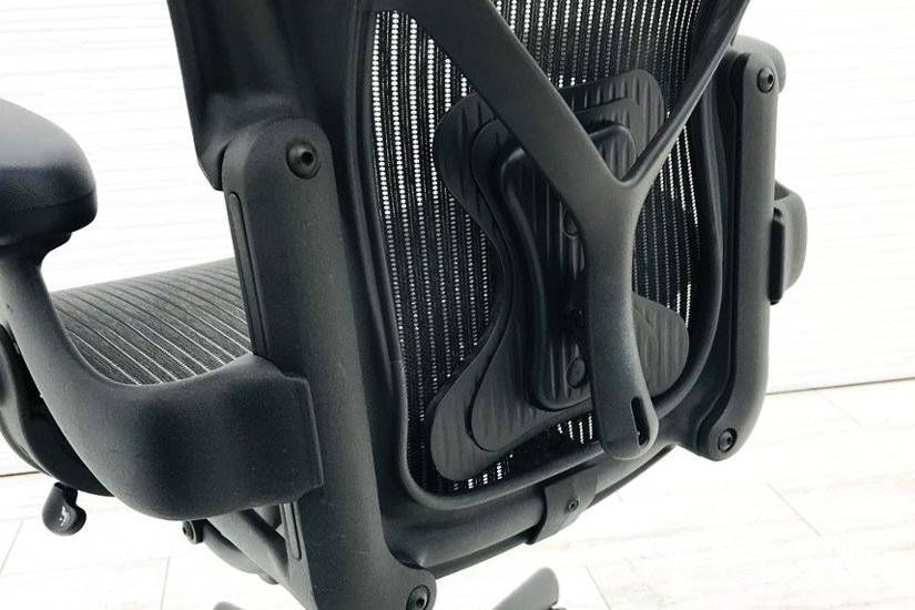 ハーマンミラー アーロンチェア Aサイズ ライト 中古  Herman miller Aeron Chair アーロン ポスチャーフィット 固定肘 中古オフィス家具画像