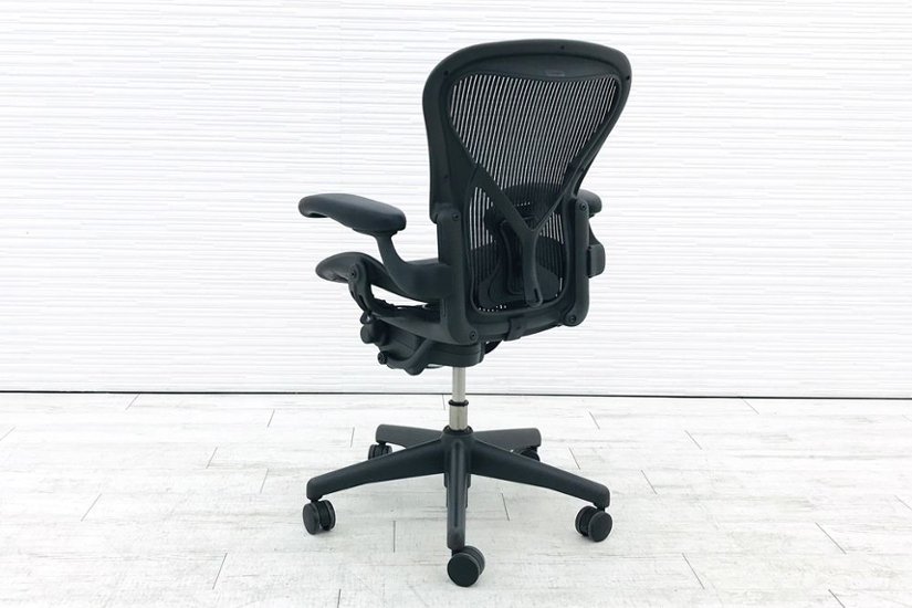 ハーマンミラー アーロンチェア Aサイズ ライト 中古  Herman miller Aeron Chair アーロン ポスチャーフィット 固定肘 中古オフィス家具画像