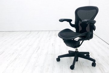 ハーマンミラー アーロンチェア Aサイズ ライト 中古  Herman miller Aeron Chair アーロン ポスチャーフィット 可動肘 中古オフィス家具の画像