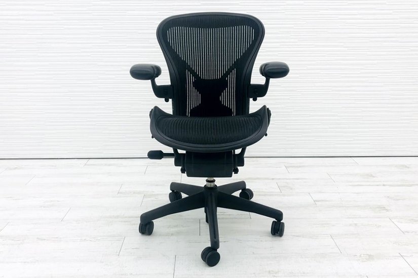 ハーマンミラー アーロンチェア Aサイズ ライト 中古  Herman miller Aeron Chair アーロン ポスチャーフィット 可動肘 中古オフィス家具画像