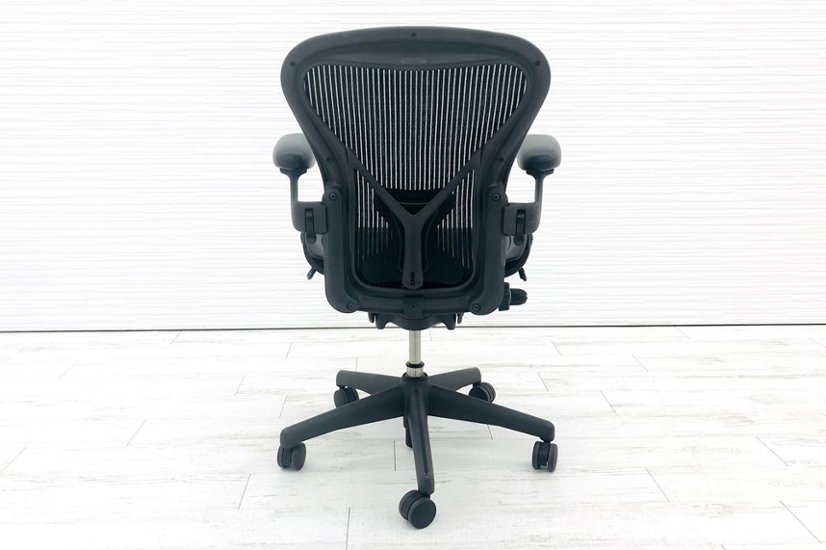 ハーマンミラー アーロンチェア Aサイズ ライト 中古  Herman miller Aeron Chair アーロン ポスチャーフィット 可動肘 中古オフィス家具画像