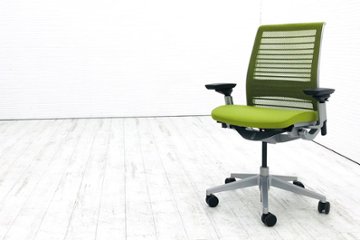 スチールケース シンクチェア 2016年製 中古 クッション メッシュ Steelcase Think 可動肘 中古オフィス家具 465A300 ワサビ グリーン画像