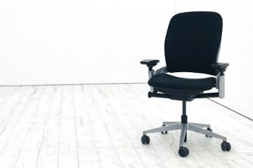 リープチェア V2 3Dニット スチールケース 中古 ブラック クッション Steelcase Leap OAチェア LEAP-21100 中古オフィス家具の画像