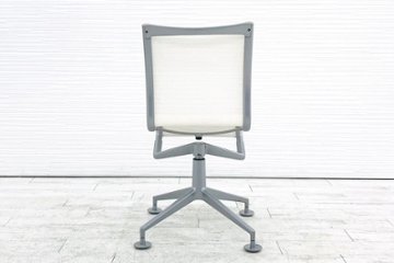 カッシーナ Cassina アリアス Alias ローリングフレーム メッシュ ミーティングチェア デザインチェア 中古オフィス家具 ホワイト画像