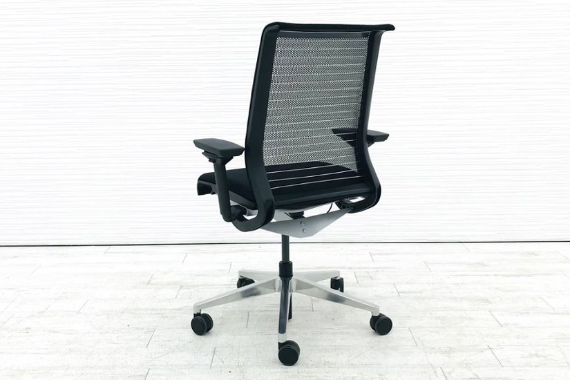 シンクチェア スチールケース 中古 中古オフィス家具 ブラック クッション メッシュ Steelcase Think 可動肘 アルミ脚画像