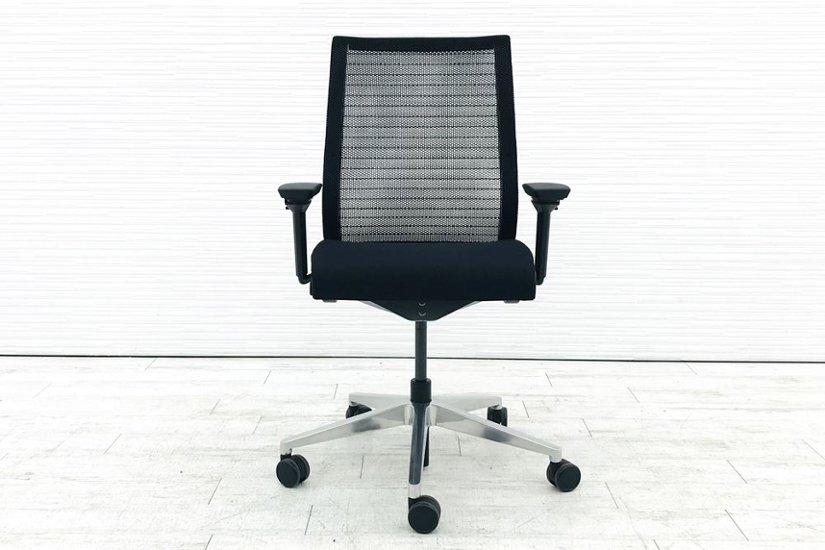 シンクチェア スチールケース 中古 中古オフィス家具 ブラック クッション メッシュ Steelcase Think 可動肘 アルミ脚画像