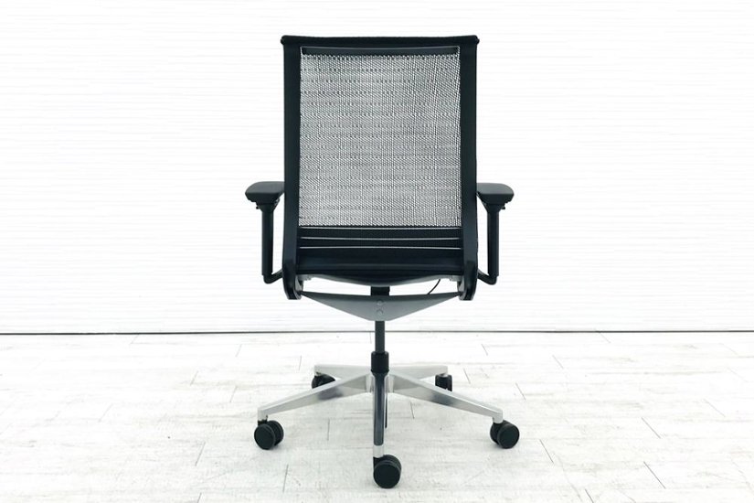 シンクチェア スチールケース 中古 中古オフィス家具 ブラック クッション メッシュ Steelcase Think 可動肘 アルミ脚画像