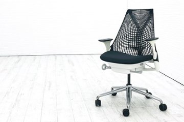 セイルチェア ハーマンミラー 2016年製 SAYL Chairs 中古 前傾チルト 可動肘 デザインチェア 中古オフィス家具 グレー ポリッシュ脚の画像